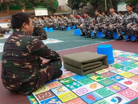 军事化管理军训课程